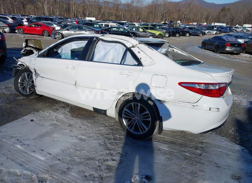 Photo 3 of 2015 Toyota Camry SE (VIN 4T1BF1FK4FU023042)