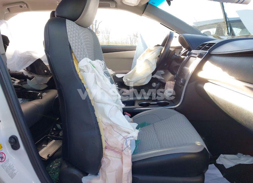 Photo 5 of 2015 Toyota Camry SE (VIN 4T1BF1FK4FU023042)