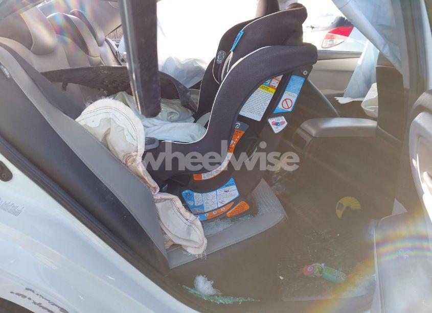 Photo 8 of 2015 Toyota Camry SE (VIN 4T1BF1FK4FU023042)