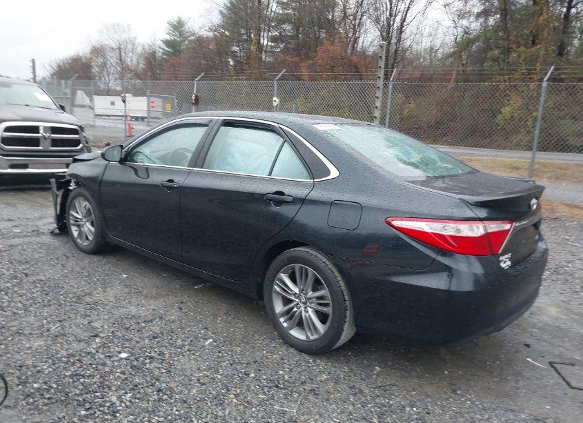 Photo 3 of 2015 Toyota Camry SE (VIN 4T1BF1FK4FU028046)