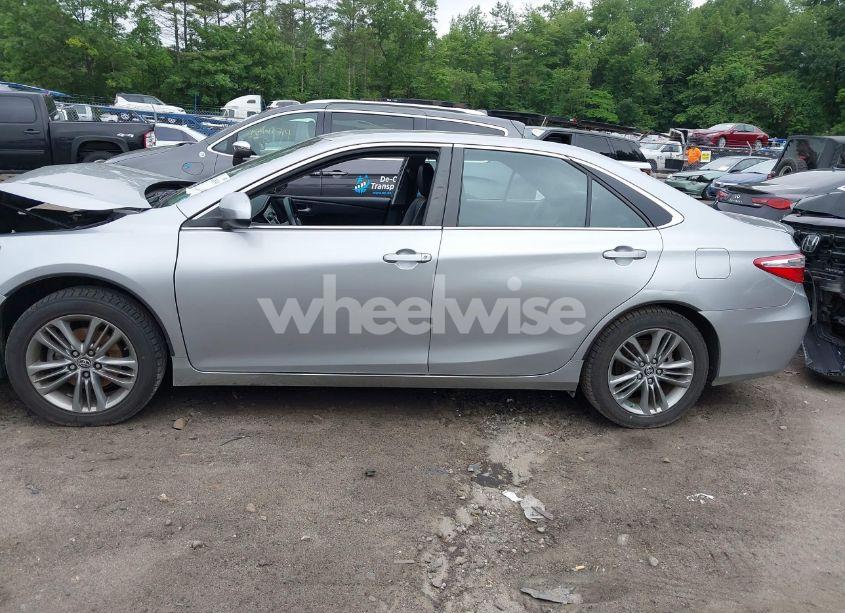 Photo 15 of 2015 Toyota Camry SE (VIN 4T1BF1FK4FU052427)