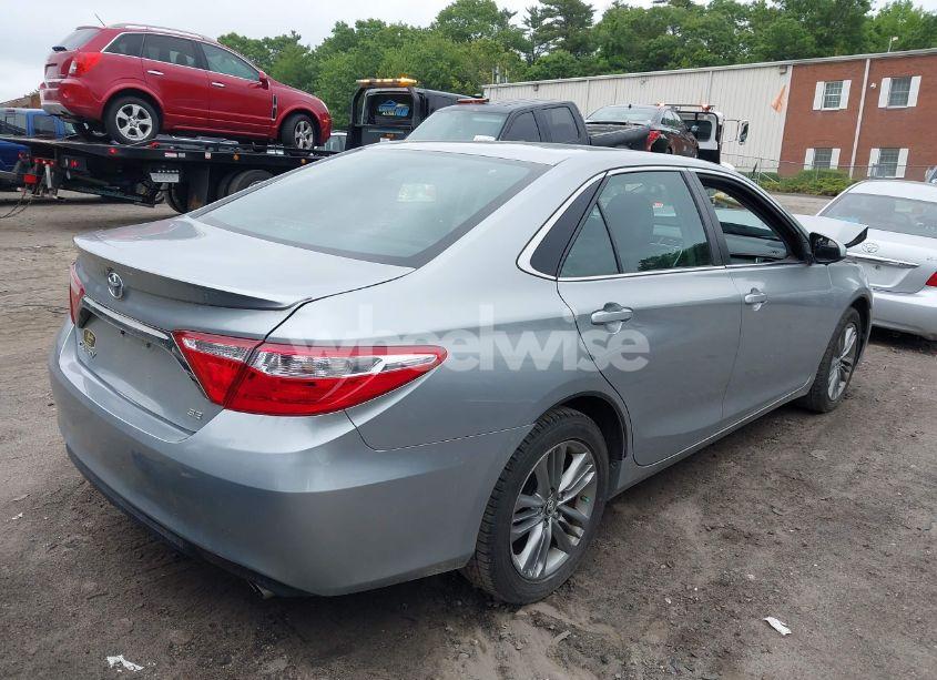 Photo 4 of 2015 Toyota Camry SE (VIN 4T1BF1FK4FU052427)