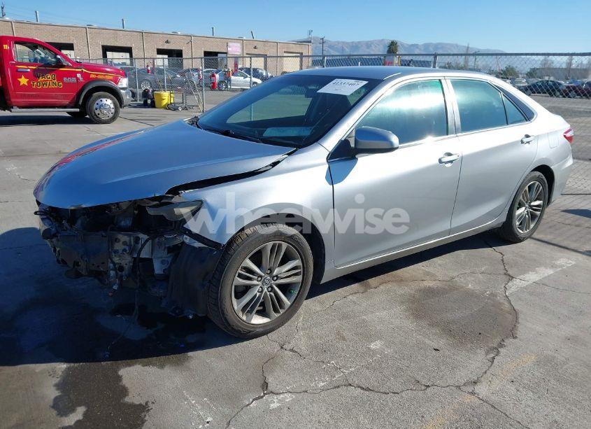 Photo 2 of 2015 Toyota Camry SE (VIN 4T1BF1FK4FU062648)
