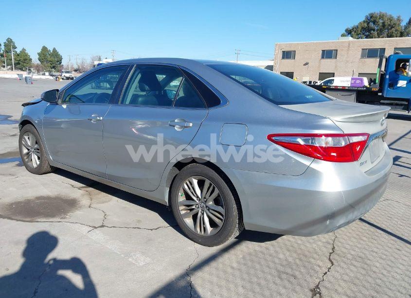 Photo 3 of 2015 Toyota Camry SE (VIN 4T1BF1FK4FU062648)