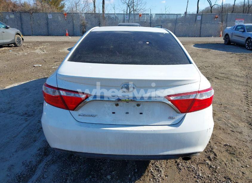 Photo 17 of 2015 Toyota Camry SE (VIN 4T1BF1FK4FU074508)