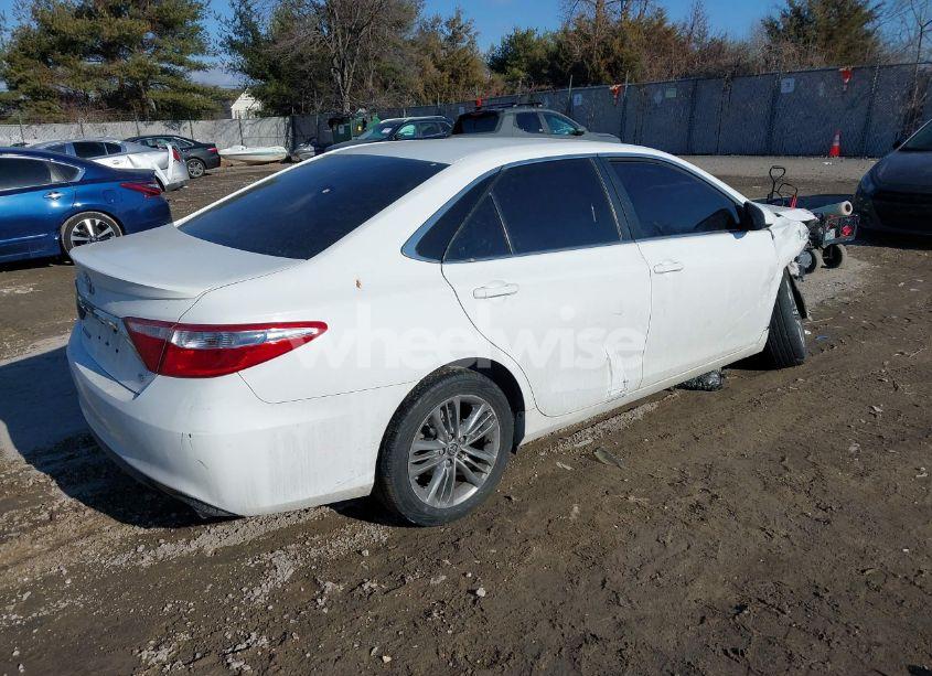 Photo 4 of 2015 Toyota Camry SE (VIN 4T1BF1FK4FU074508)