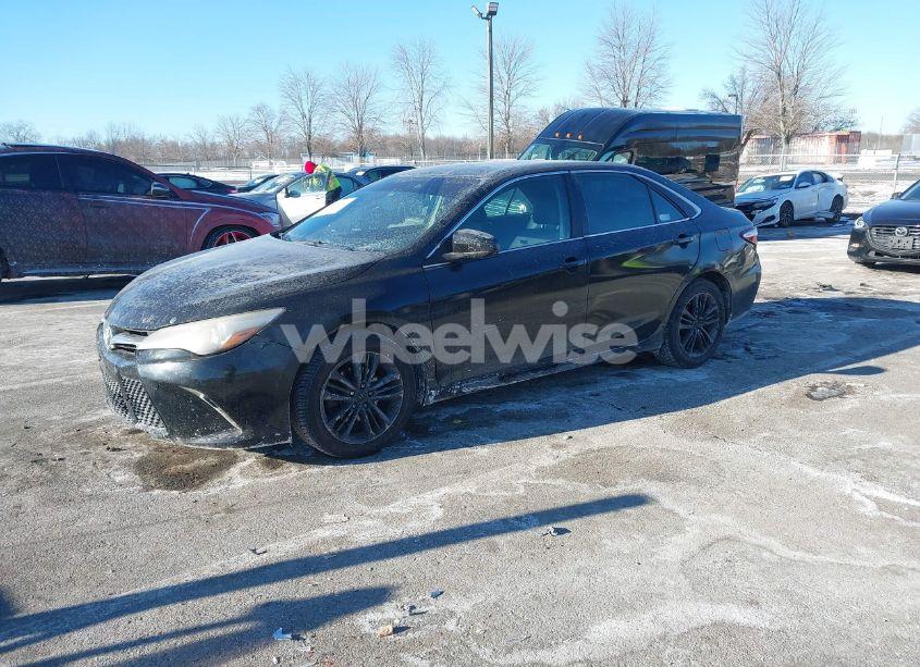 Photo 2 of 2015 Toyota Camry SE (VIN 4T1BF1FK4FU086108)