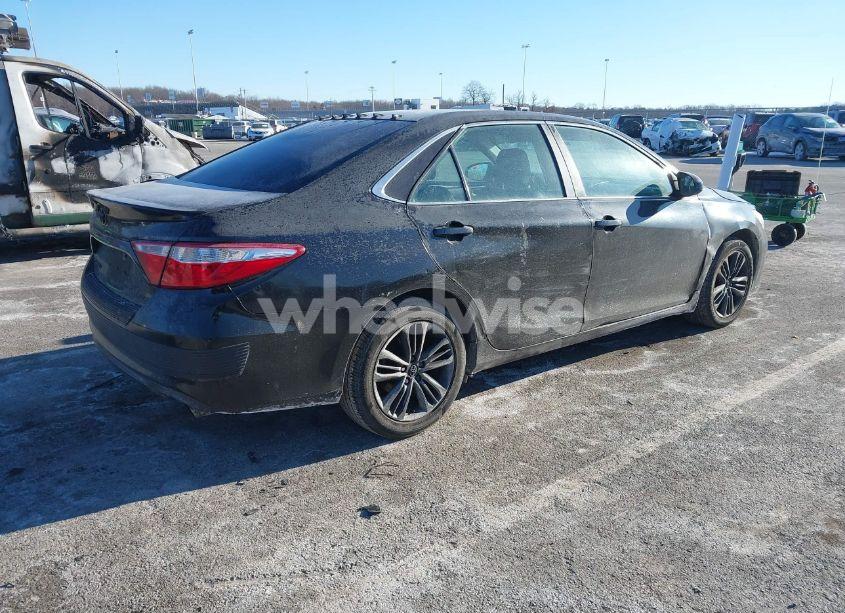 Photo 4 of 2015 Toyota Camry SE (VIN 4T1BF1FK4FU086108)
