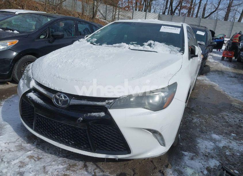Photo 12 of 2015 Toyota Camry SE (VIN 4T1BF1FK4FU090966)