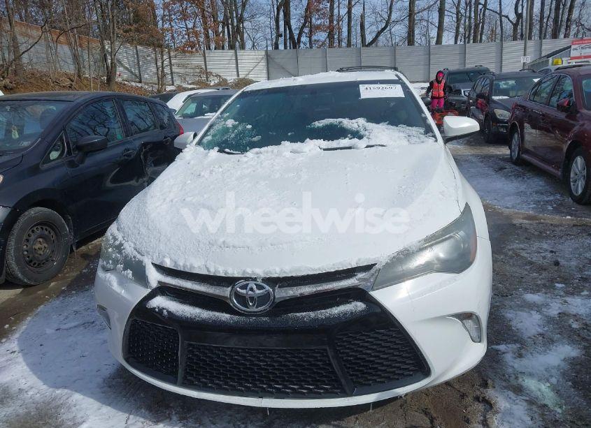 Photo 13 of 2015 Toyota Camry SE (VIN 4T1BF1FK4FU090966)