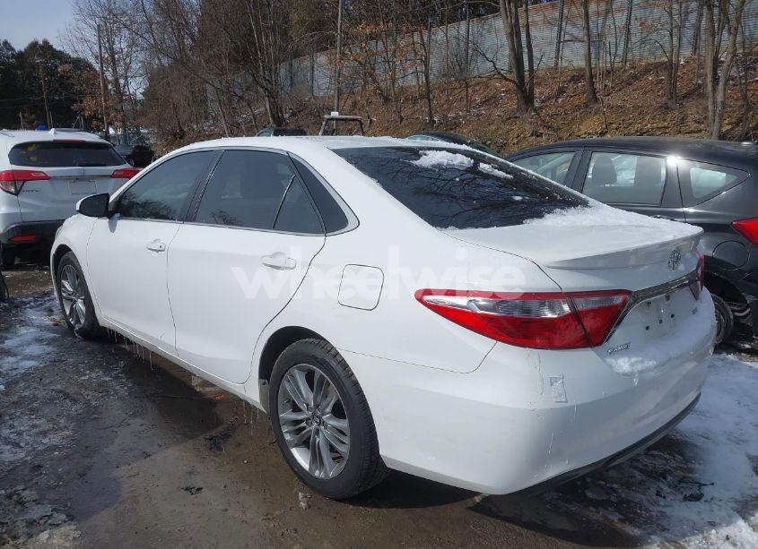 Photo 3 of 2015 Toyota Camry SE (VIN 4T1BF1FK4FU090966)