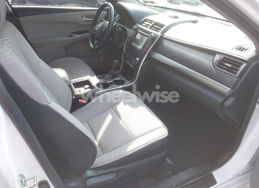 Photo 5 of 2015 Toyota Camry SE (VIN 4T1BF1FK4FU090966)