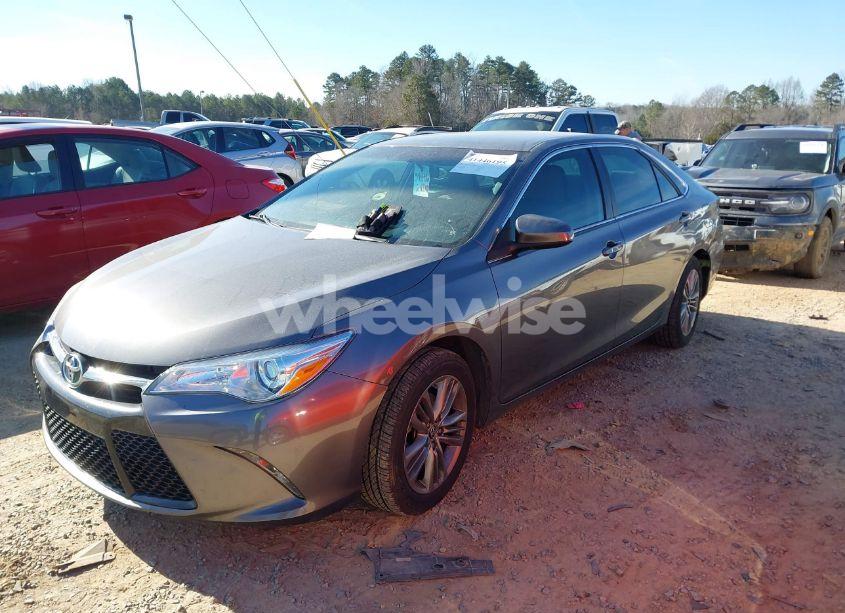 Photo 2 of 2015 Toyota Camry SE (VIN 4T1BF1FK4FU093186)