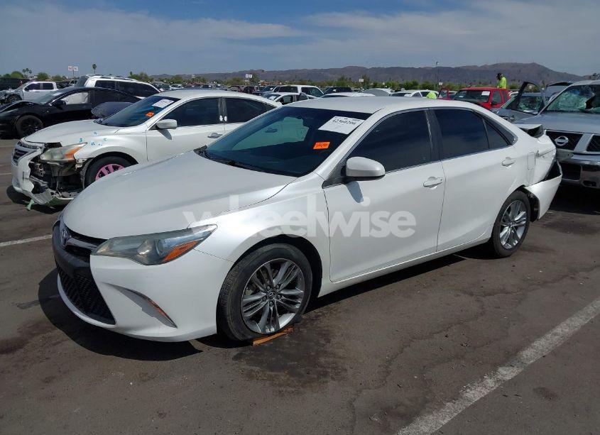 Photo 2 of 2015 Toyota Camry SE (VIN 4T1BF1FK4FU093950)