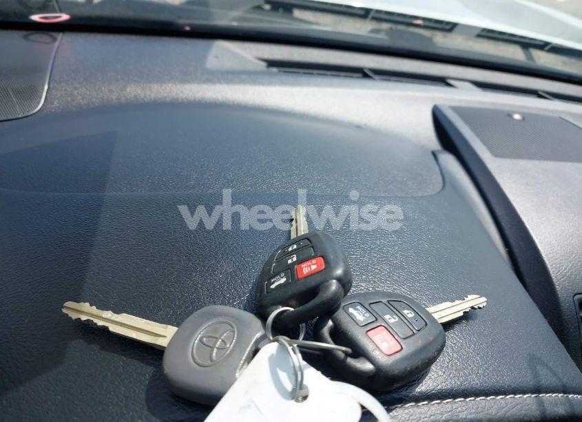 Photo 11 of 2015 Toyota Camry LE (VIN 4T1BF1FK4FU097013)