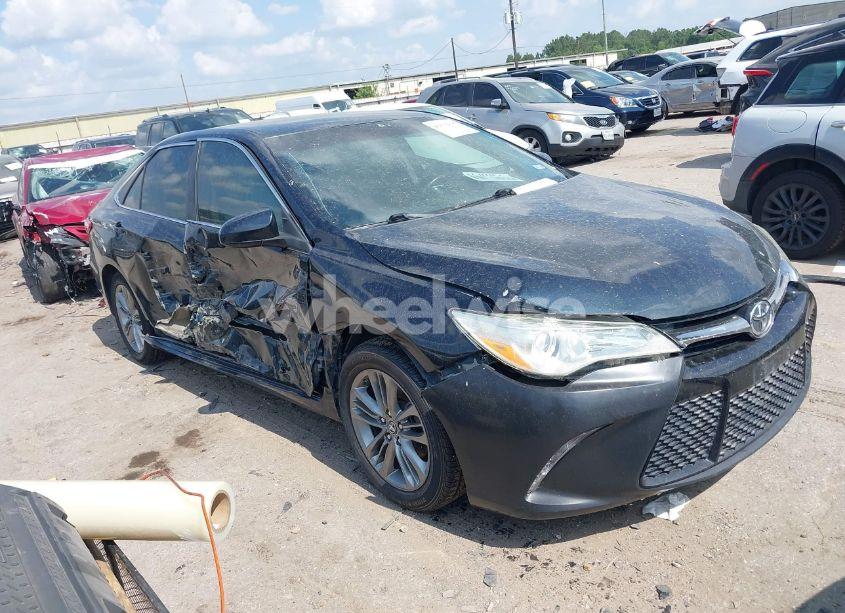 2015 Toyota Camry SE (VIN 4T1BF1FK4FU101593) main photo