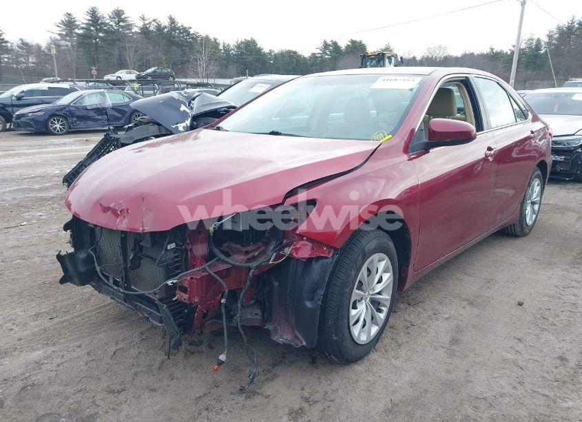 Photo 2 of 2015 Toyota Camry LE (VIN 4T1BF1FK4FU897889)
