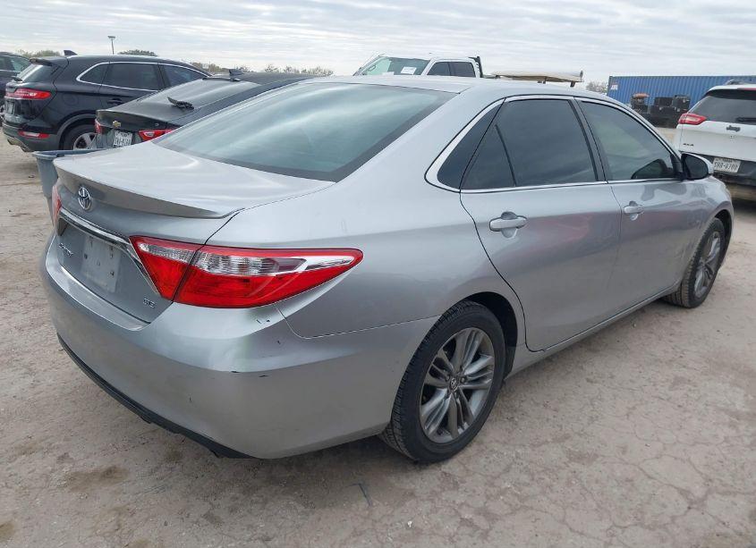 Photo 4 of 2015 Toyota Camry SE (VIN 4T1BF1FK4FU906705)