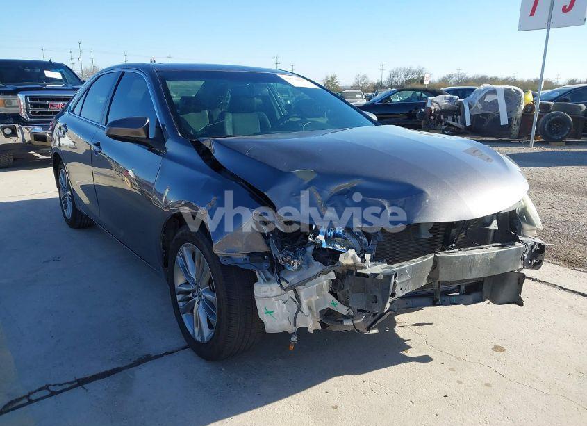 2015 Toyota Camry SE (VIN 4T1BF1FK4FU914870) main photo