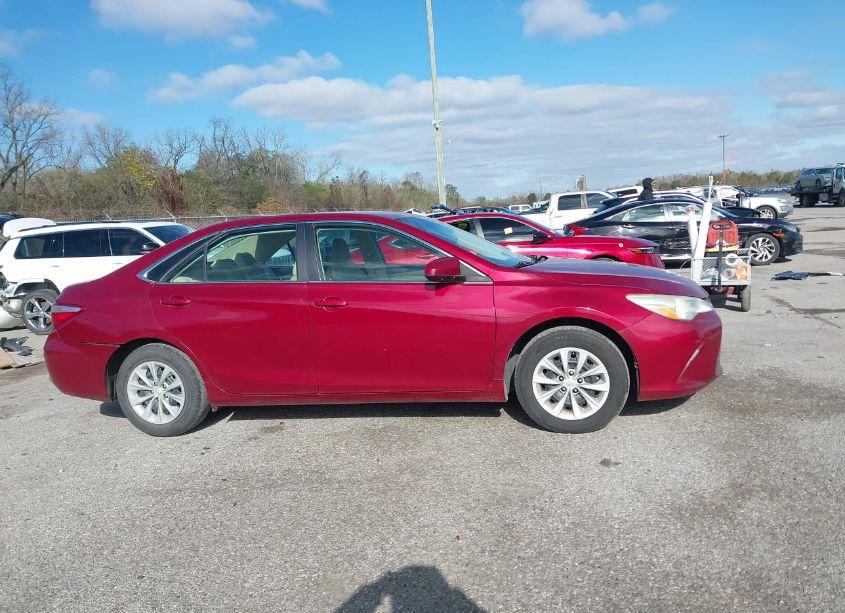 Photo 13 of 2015 Toyota Camry LE (VIN 4T1BF1FK4FU915839)