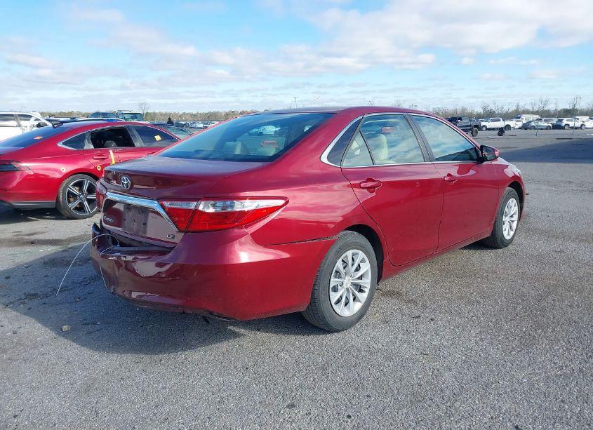 Photo 4 of 2015 Toyota Camry LE (VIN 4T1BF1FK4FU915839)