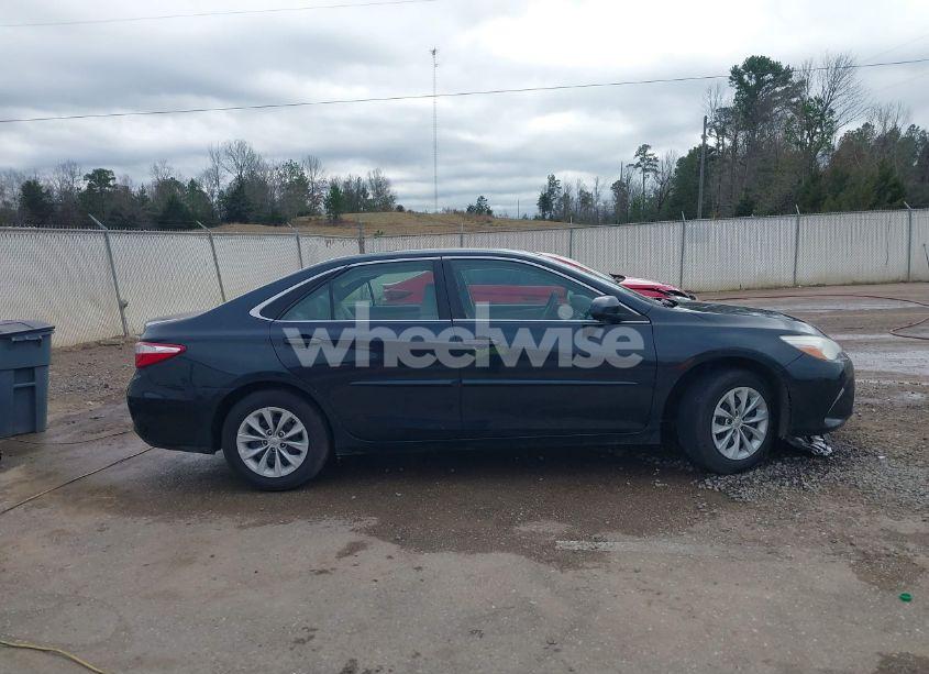 Photo 13 of 2015 Toyota Camry LE (VIN 4T1BF1FK4FU929482)