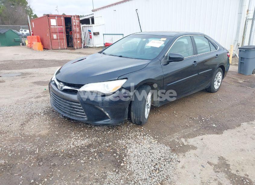 Photo 2 of 2015 Toyota Camry LE (VIN 4T1BF1FK4FU929482)