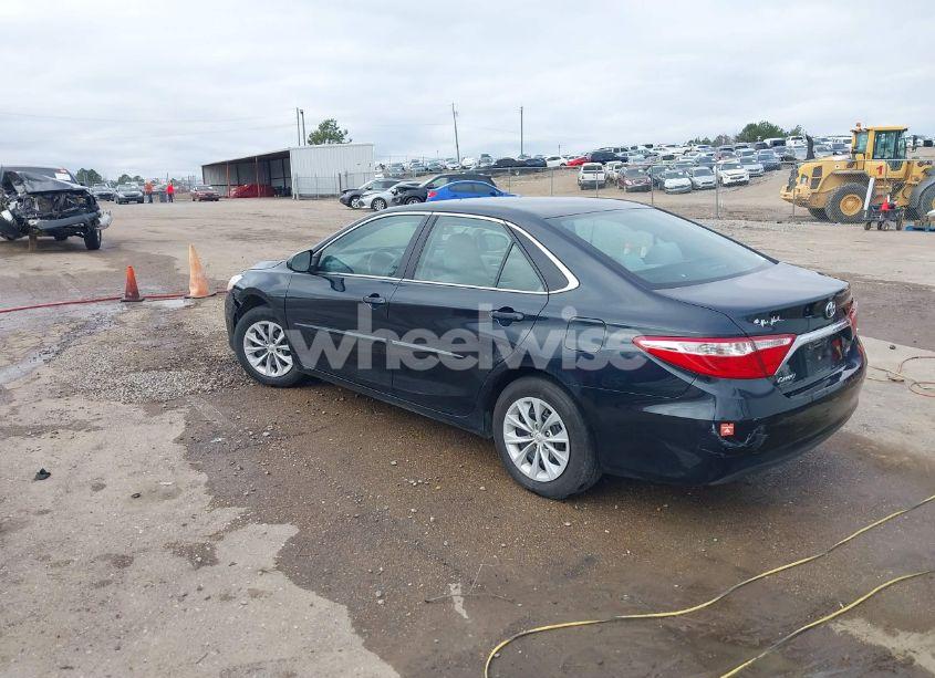 Photo 3 of 2015 Toyota Camry LE (VIN 4T1BF1FK4FU929482)
