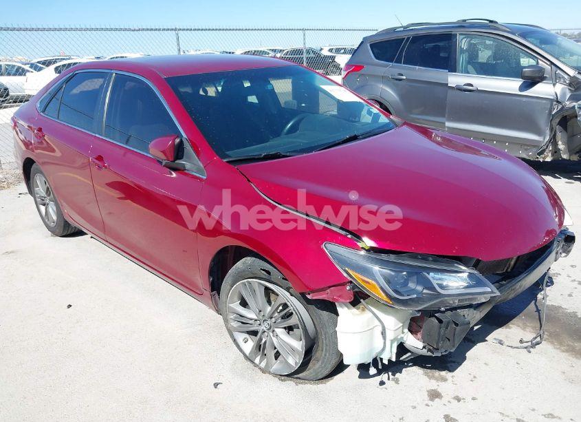 2015 Toyota Camry SE (VIN 4T1BF1FK4FU957928) main photo