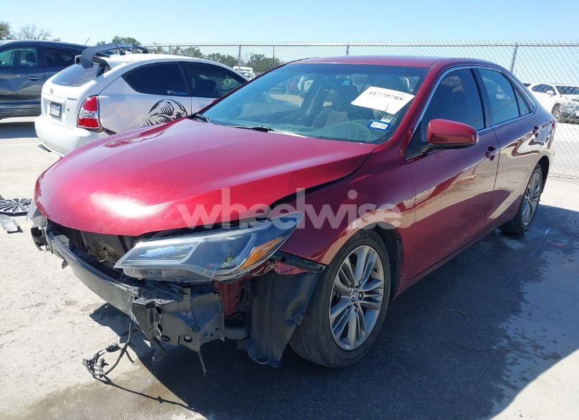 Photo 2 of 2015 Toyota Camry SE (VIN 4T1BF1FK4FU957928)