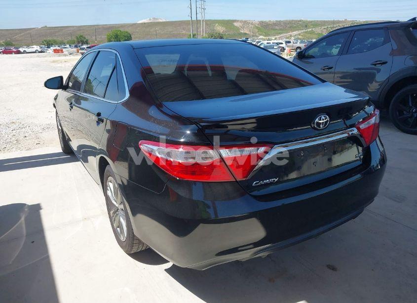Photo 3 of 2015 Toyota Camry SE (VIN 4T1BF1FK4FU977614)