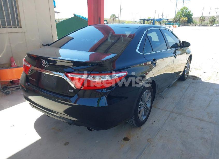 Photo 4 of 2015 Toyota Camry SE (VIN 4T1BF1FK4FU977614)