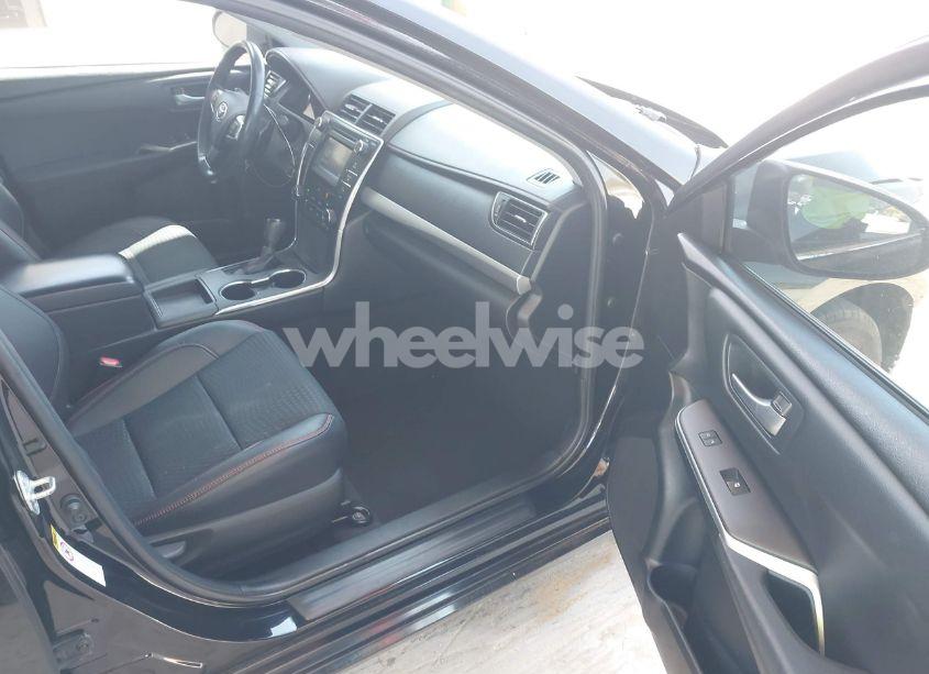 Photo 5 of 2015 Toyota Camry SE (VIN 4T1BF1FK4FU977614)