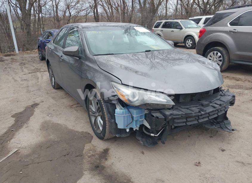 2015 Toyota Camry SE (VIN 4T1BF1FK4FU987107) main photo