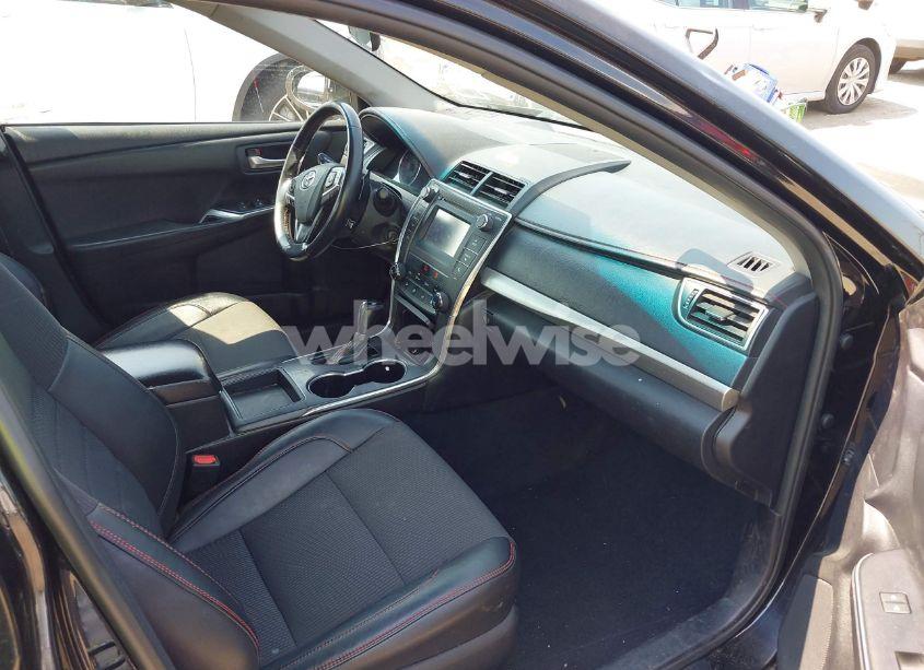 Photo 5 of 2016 Toyota Camry SE (VIN 4T1BF1FK4GU119724)