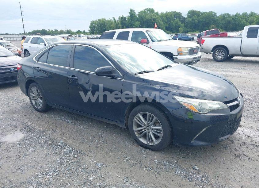 2016 Toyota Camry SE (VIN 4T1BF1FK4GU131355) main photo
