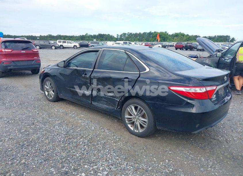 Photo 3 of 2016 Toyota Camry SE (VIN 4T1BF1FK4GU131355)