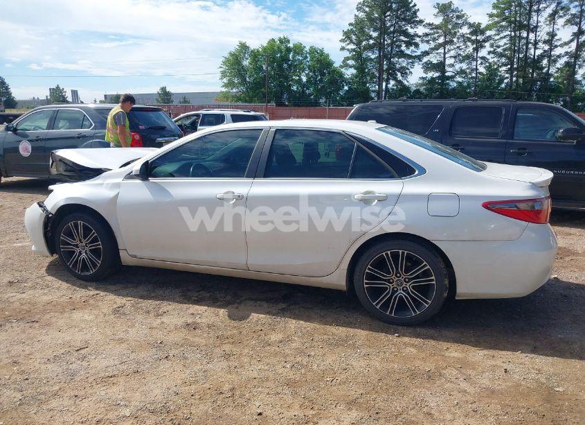 Photo 14 of 2016 Toyota Camry SE (VIN 4T1BF1FK4GU142629)