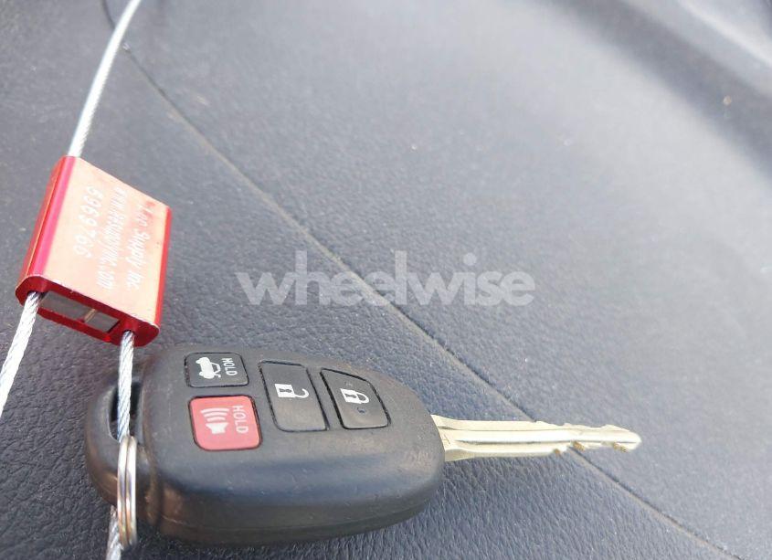 Photo 11 of 2016 Toyota Camry LE (VIN 4T1BF1FK4GU165120)