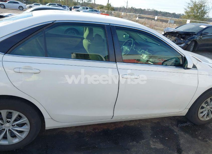 Photo 13 of 2016 Toyota Camry LE (VIN 4T1BF1FK4GU165120)