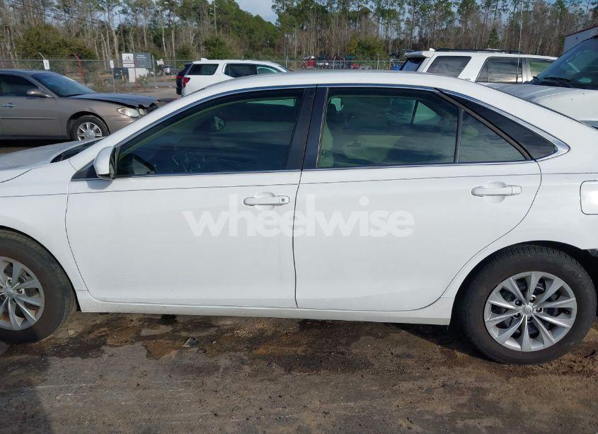 Photo 14 of 2016 Toyota Camry LE (VIN 4T1BF1FK4GU165120)