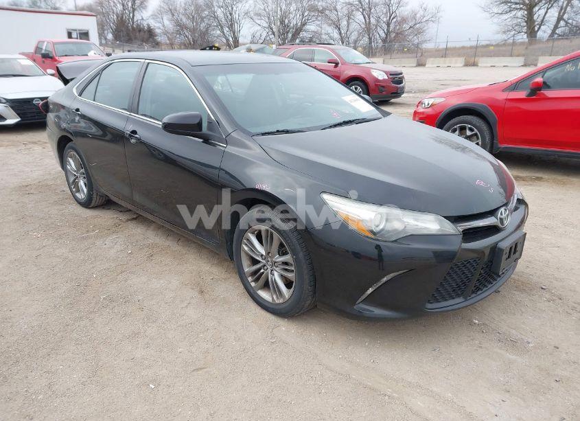 2016 Toyota Camry SE (VIN 4T1BF1FK4GU168311) main photo
