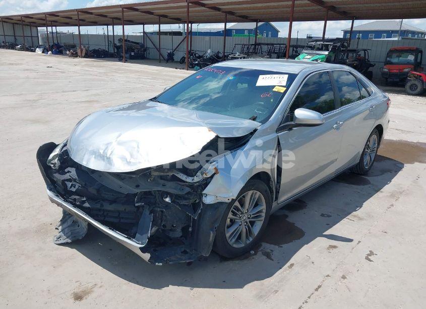 Photo 2 of 2016 Toyota Camry SE (VIN 4T1BF1FK4GU168583)