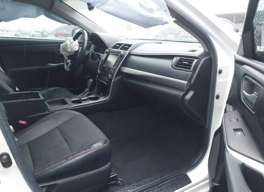 Photo 5 of 2016 Toyota Camry SE (VIN 4T1BF1FK4GU174903)