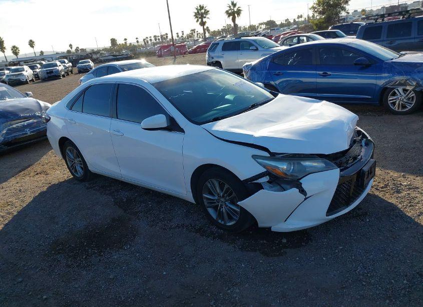 2016 Toyota Camry SE (VIN 4T1BF1FK4GU176585) main photo