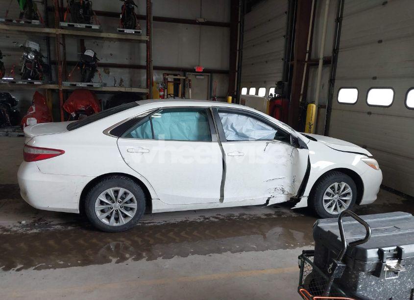 Photo 13 of 2016 Toyota Camry LE (VIN 4T1BF1FK4GU185271)