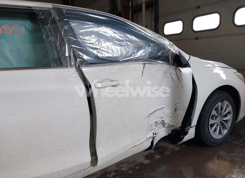 Photo 17 of 2016 Toyota Camry LE (VIN 4T1BF1FK4GU185271)