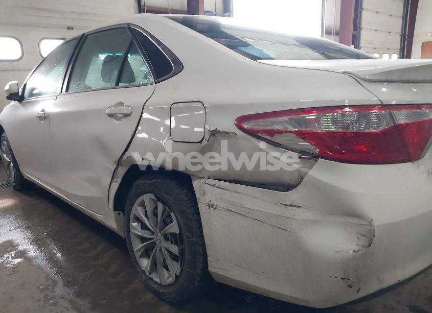 Photo 19 of 2016 Toyota Camry LE (VIN 4T1BF1FK4GU185271)