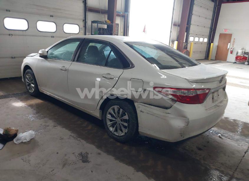 Photo 3 of 2016 Toyota Camry LE (VIN 4T1BF1FK4GU185271)