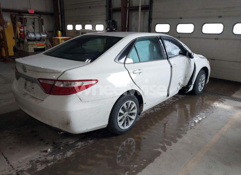 Photo 4 of 2016 Toyota Camry LE (VIN 4T1BF1FK4GU185271)